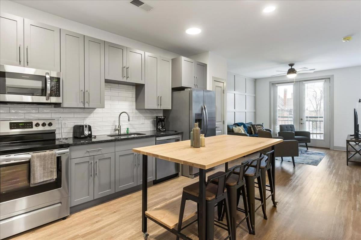 Charming 1br 1ba Near Downtown Apartment *
