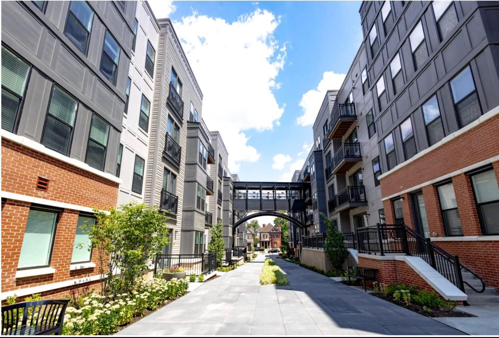 Charming 1br 1ba Near Downtown Apartment